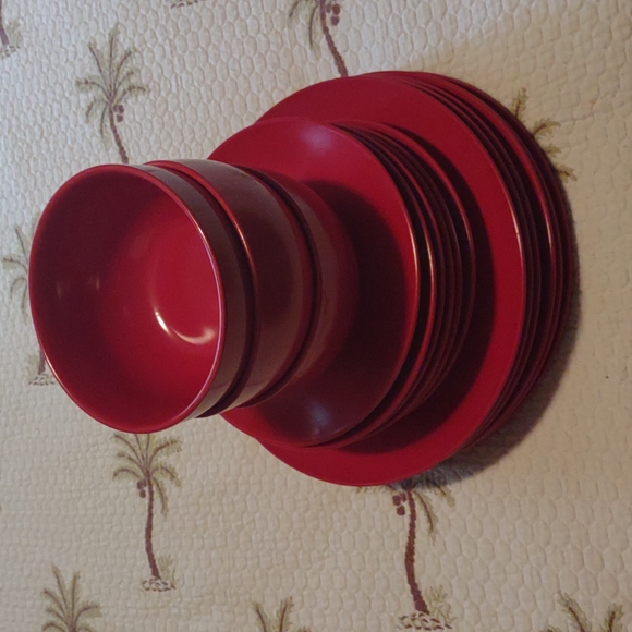 10 Strawberry Street Dining Strawberry Street Dishware Set Poshmark